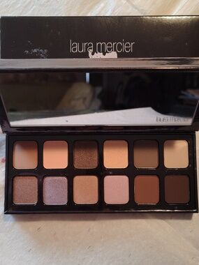 NIB LAURA MERCIER EXTREME NEUTRALS EYE SHADOW PALETTE